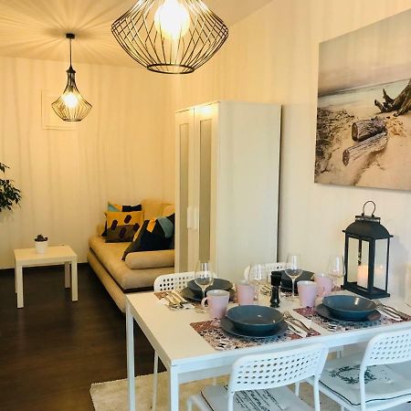 Bird House Apartment In The City Center Красков Екстериор снимка