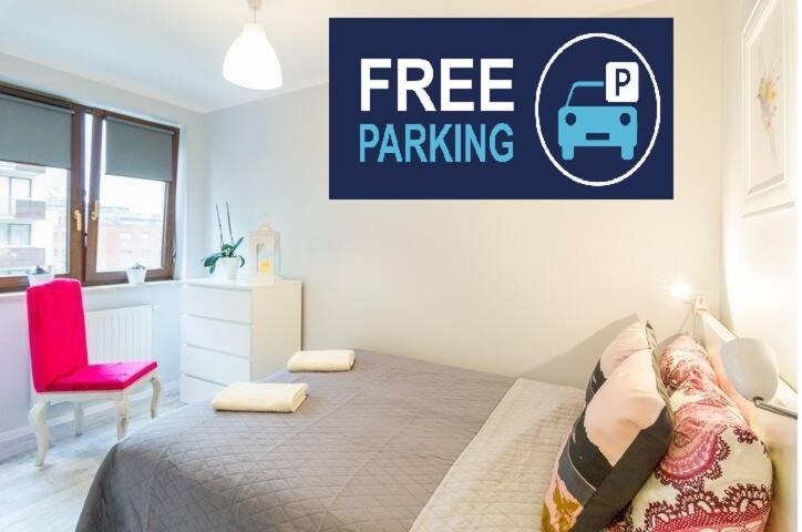 Bird House Apartment In The City Center Красков Екстериор снимка