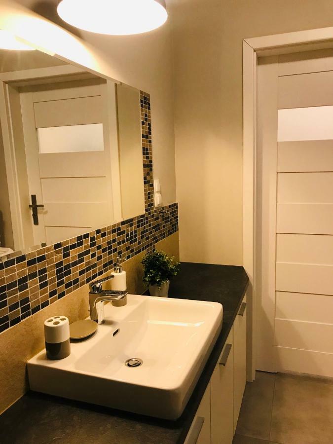 Bird House Apartment In The City Center Красков Екстериор снимка