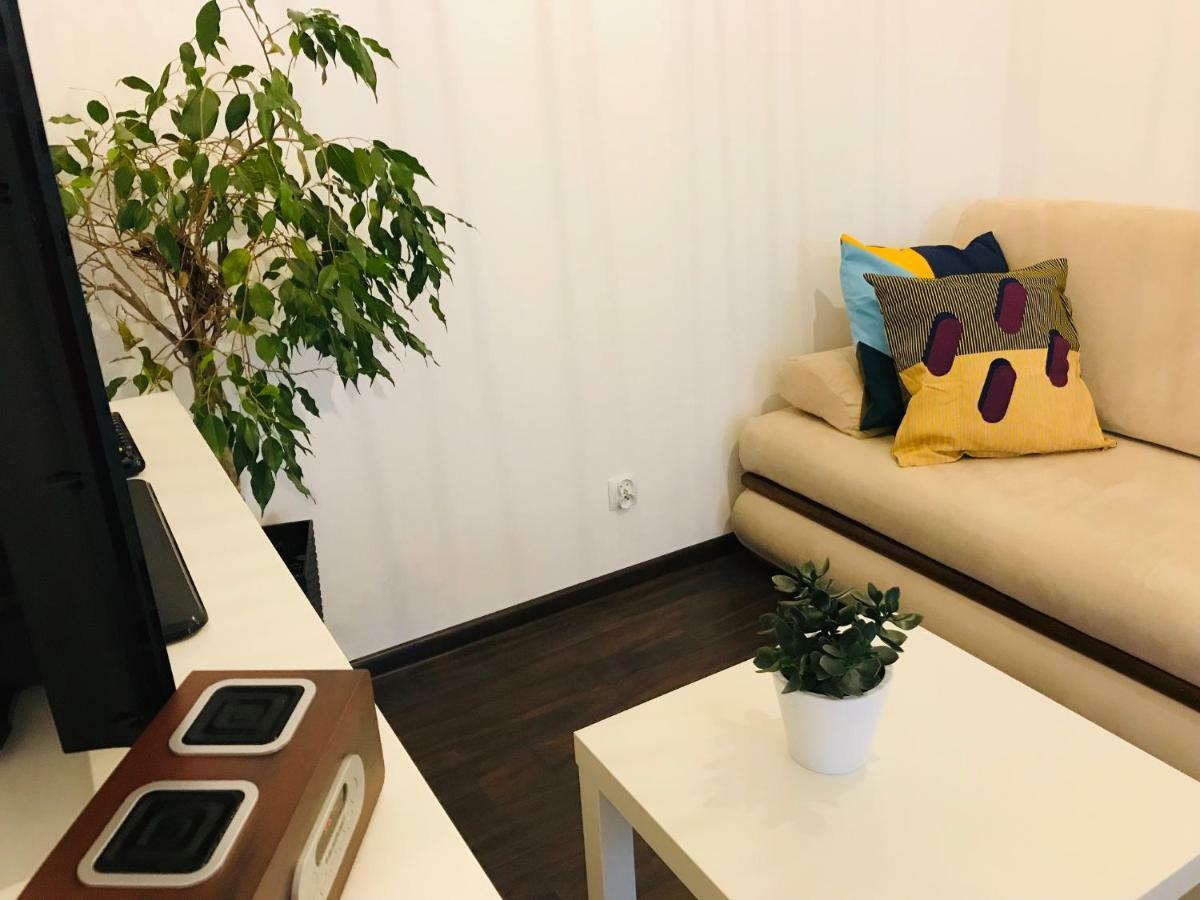 Bird House Apartment In The City Center Красков Екстериор снимка