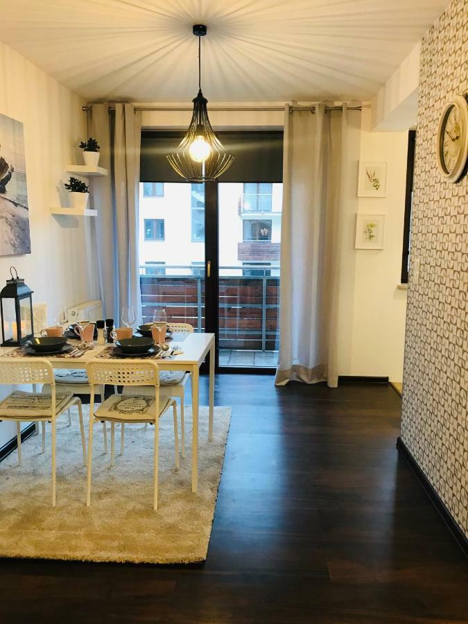 Bird House Apartment In The City Center Красков Екстериор снимка