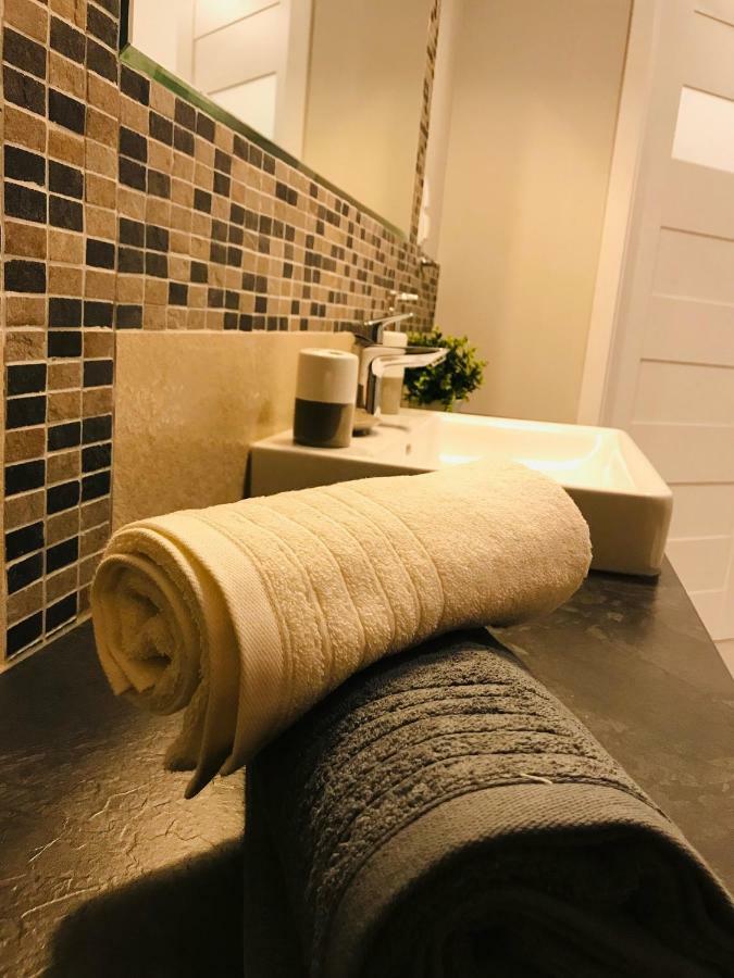 Bird House Apartment In The City Center Красков Екстериор снимка