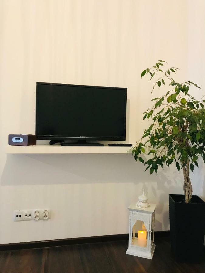 Bird House Apartment In The City Center Красков Екстериор снимка